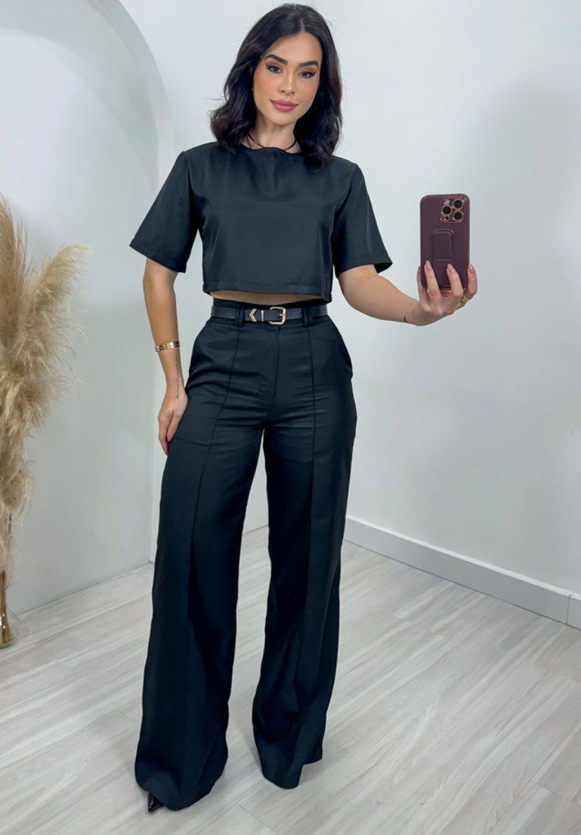 Conjunto Megham Feminino de Alfaiataria Premium: Blusa Manga Curta e Calça Reta