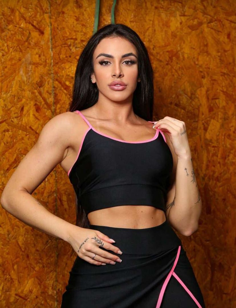 Conjunto Fitness Feminino para Academia – Top Alcinha com Short Saia Esportivo Versátil