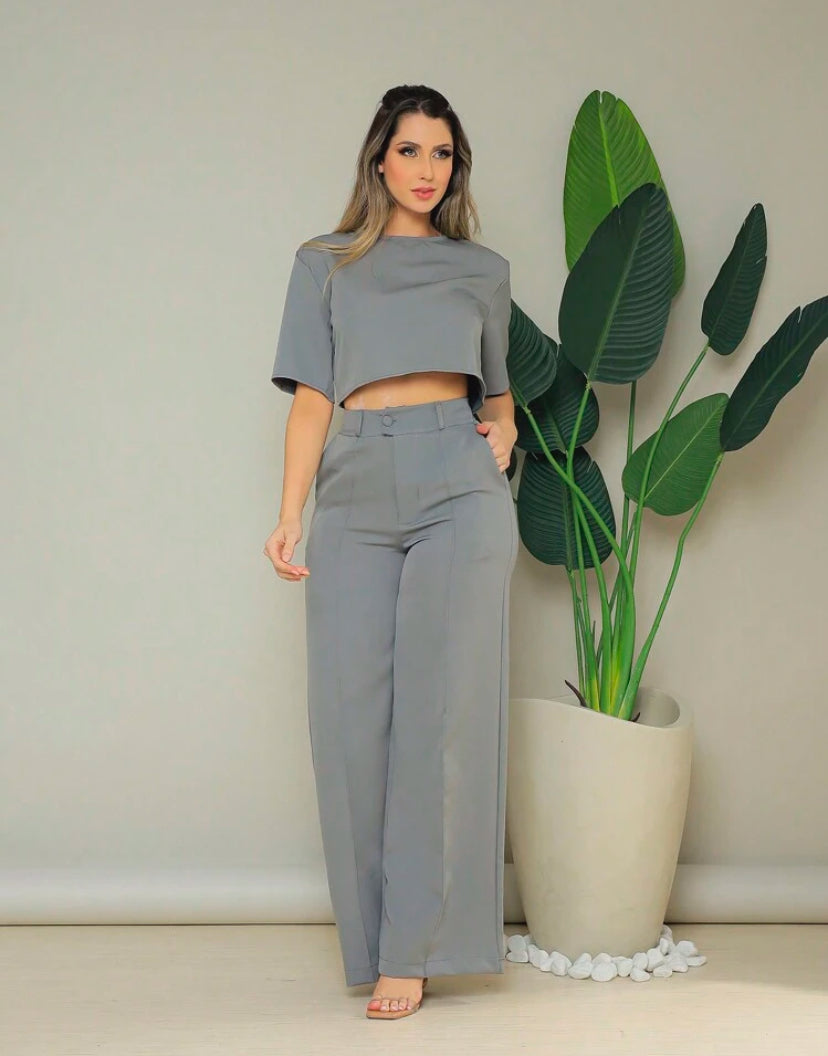 Conjunto Megham Feminino de Alfaiataria Premium: Blusa Manga Curta e Calça Reta