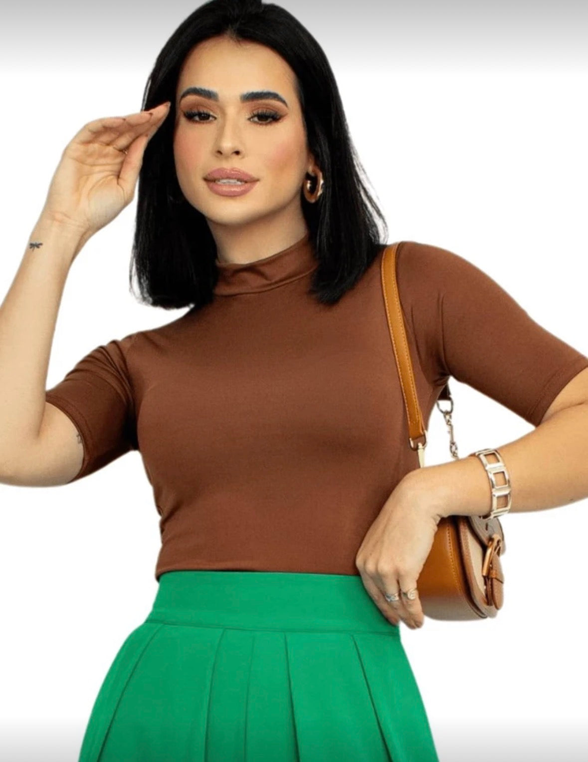 Compre 1 Leve 2 – Kit 2 Blusas Femininas Gola Alta Cacharrel em Suplex Manga Curta Lisa para Outono e Inverno | Madassa