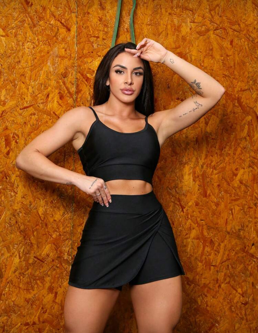 Conjunto Fitness Feminino para Academia – Top Alcinha com Short Saia Esportivo Versátil