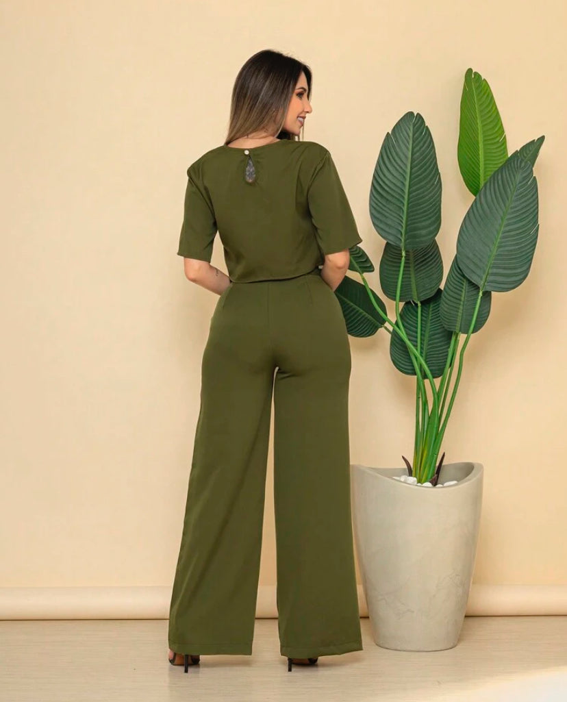 Conjunto Megham Feminino de Alfaiataria Premium: Blusa Manga Curta e Calça Reta