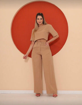 Conjunto Megham Feminino de Alfaiataria Premium: Blusa Manga Curta e Calça Reta