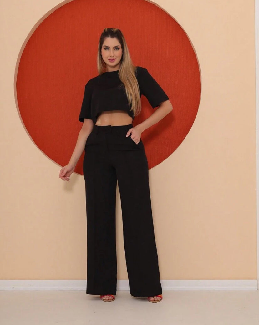 Conjunto Megham Feminino de Alfaiataria Premium: Blusa Manga Curta e Calça Reta